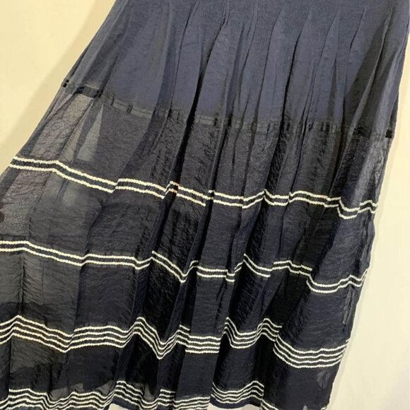 Spanner skirt/dress. Can be worn both way. Lined. Size small. Navy blue/white. - Picture 4 of 8